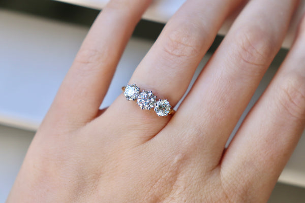 18ct Yellow and White Gold 3 Stone Ring With Etched Shoulders