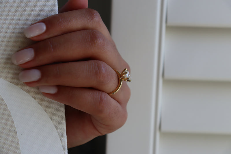 18ct Yellow Gold 6 Claw Lab Grown Diamond 2.00ct Round Diamond Ring