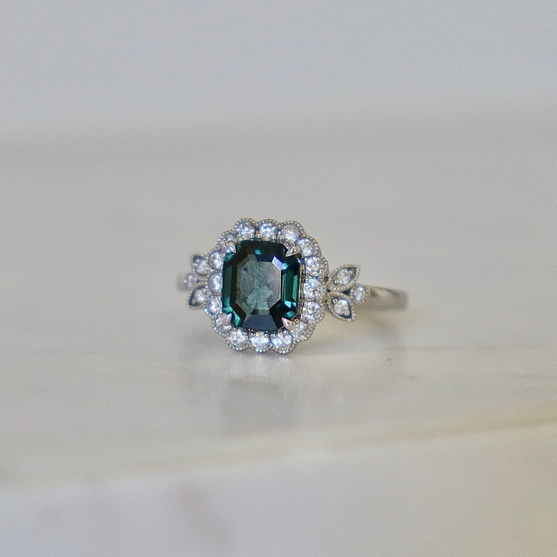 18ct White Gold Blue Spinel and Diamond Flower Style Ring