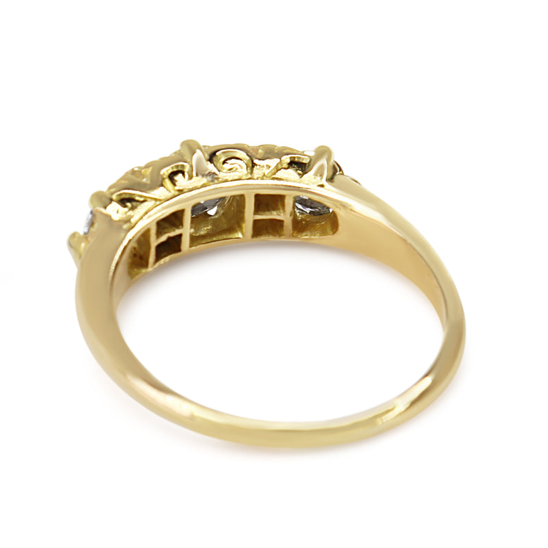 18ct Yellow Gold Antique Old Cut 3 Stone Diamond Ring