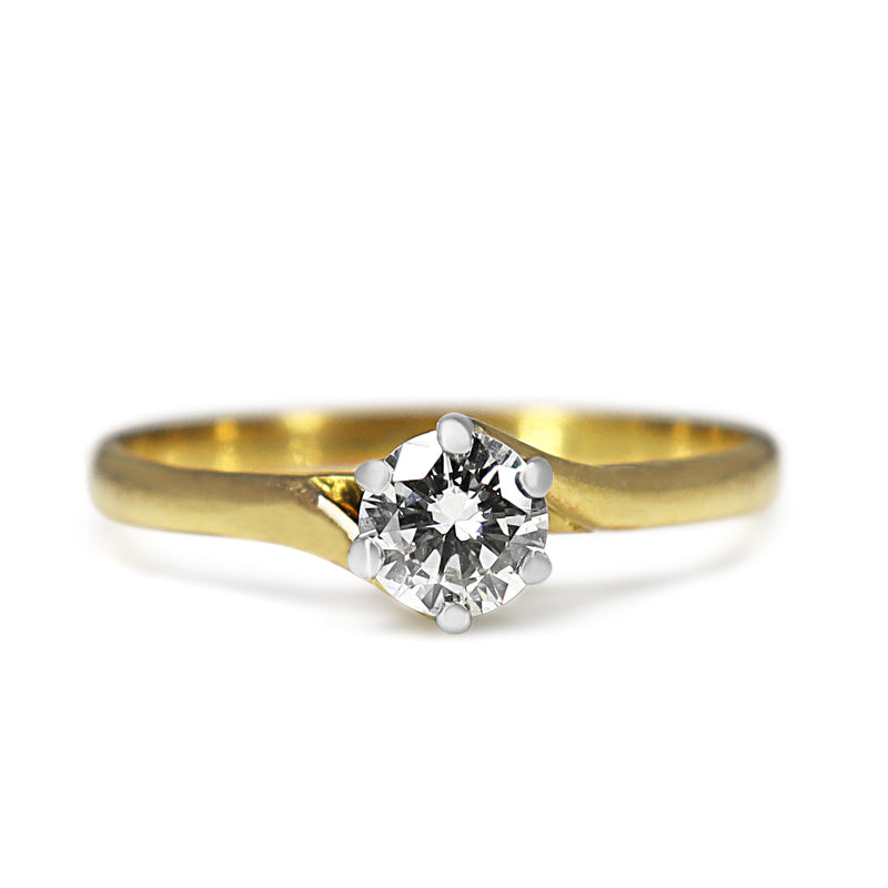 18ct Yellow Gold .30ct Diamond Solitaire Twist Ring