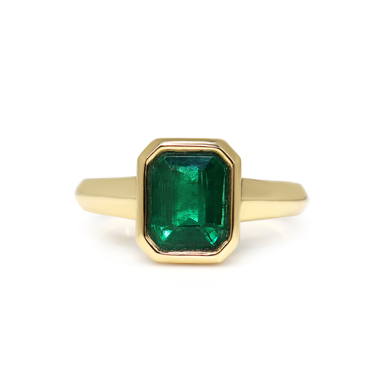 18ct Yellow Gold Bezel Emerald Solitaire Ring