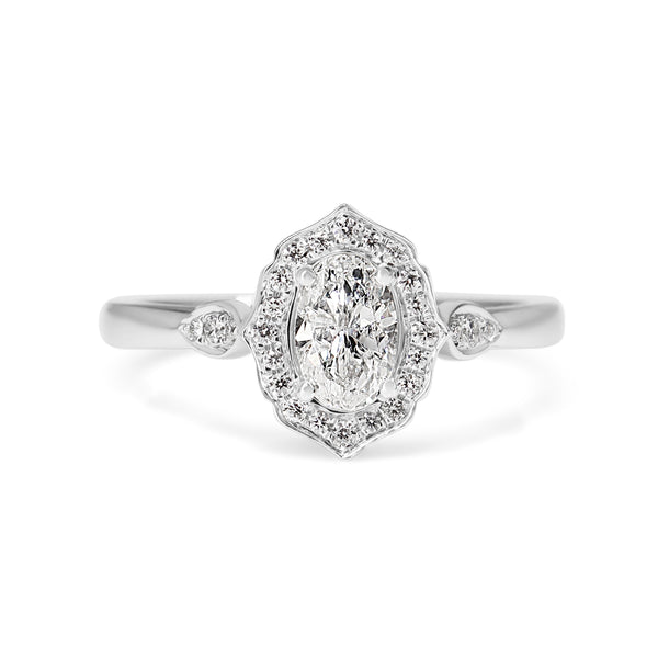18ct White Gold Vintage Style Oval Diamond Ring