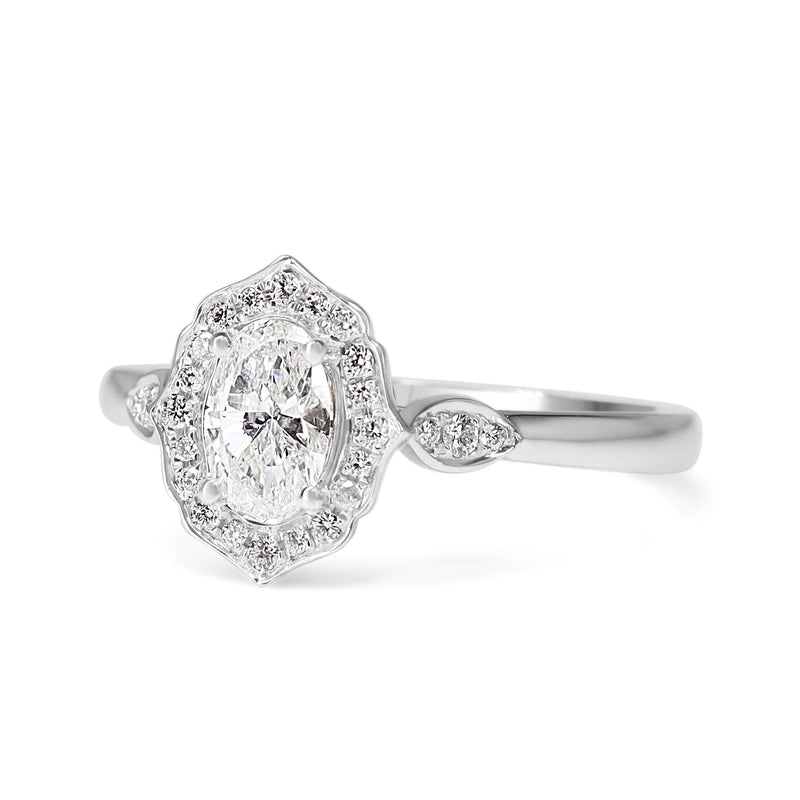 18ct White Gold Vintage Style Oval Diamond Ring