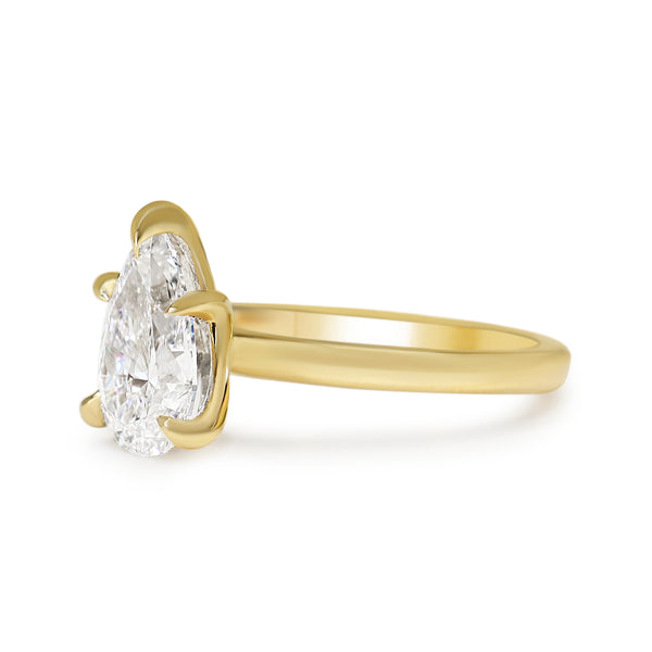 18ct Yellow Gold Pear Shaped Lab Grown Diamond Solitaire Ring