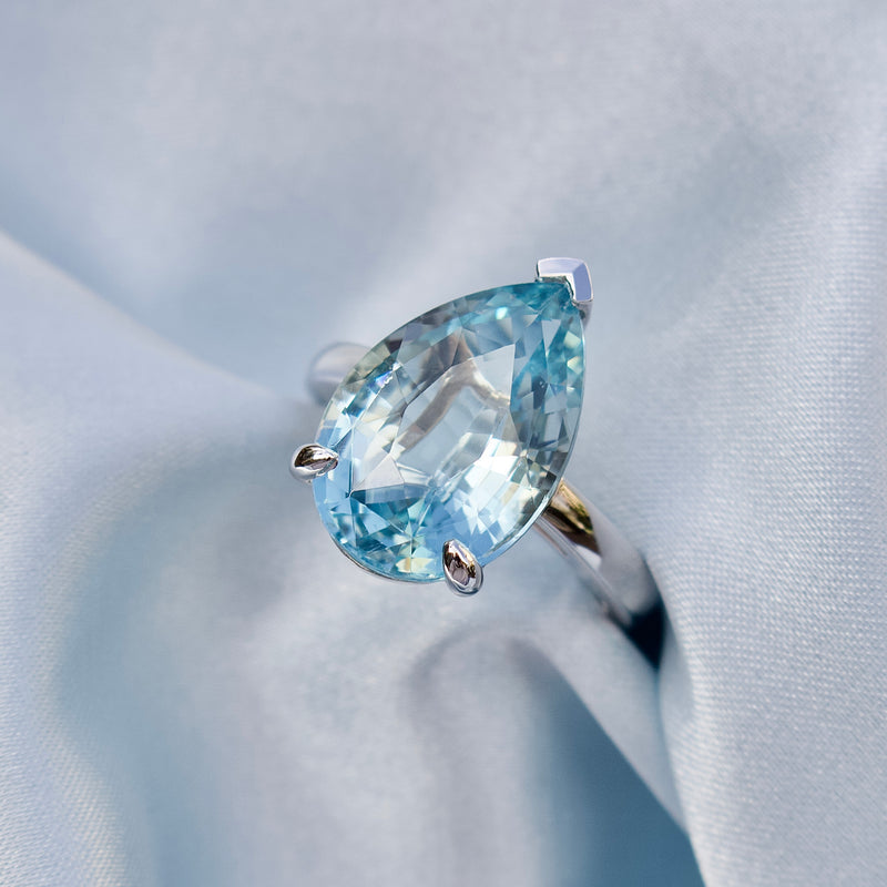 18ct White Gold Pear Aquamarine Solitaire Ring