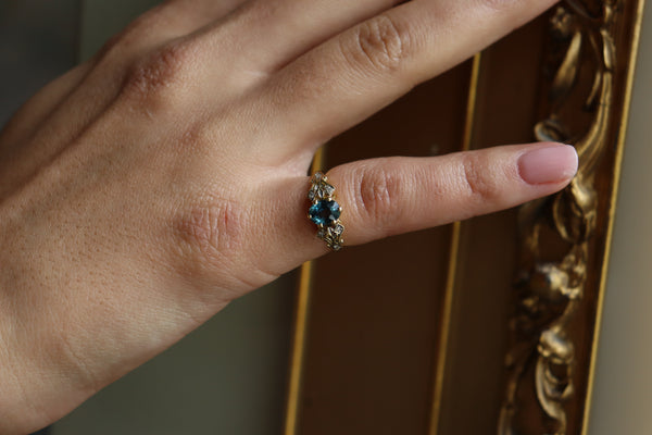 18ct Yellow Gold Teal Sapphire and Diamond Vintage Style Ring