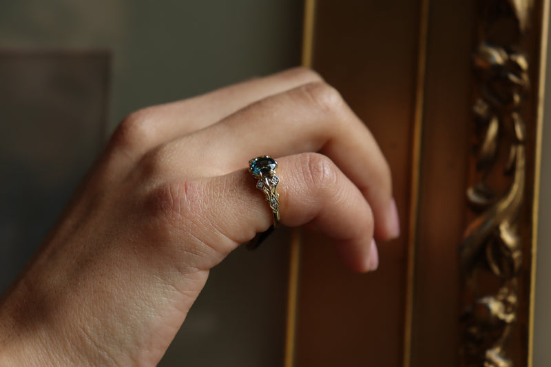 18ct Yellow Gold Teal Sapphire and Diamond Vintage Style Ring