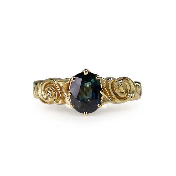 18ct Yellow Gold Vintage Style Engraved Sapphire Solitaire Ring