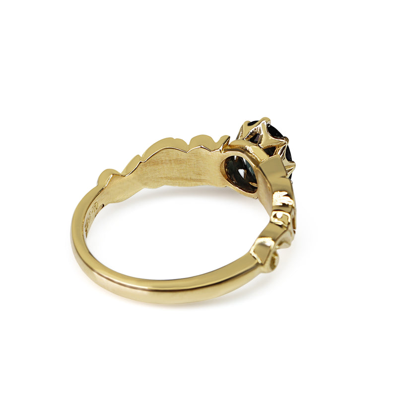 18ct Yellow Gold Vintage Style Engraved Sapphire Solitaire Ring