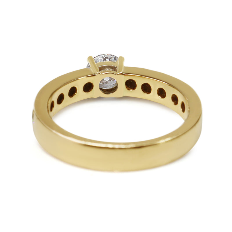 18ct Yellow and White Gold Diamond Solitiare Ring