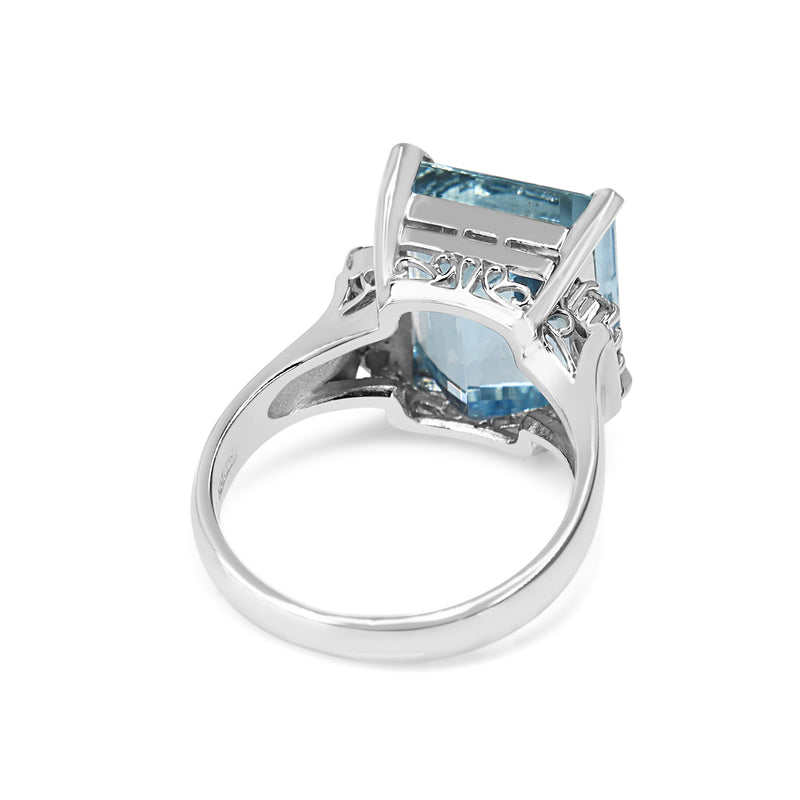 Platinum Aquamarine and Diamond Vintage Ring