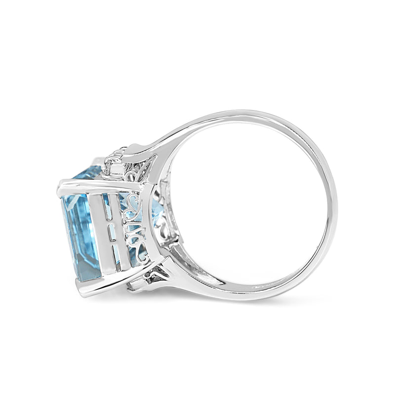 Platinum Aquamarine and Diamond Vintage Ring