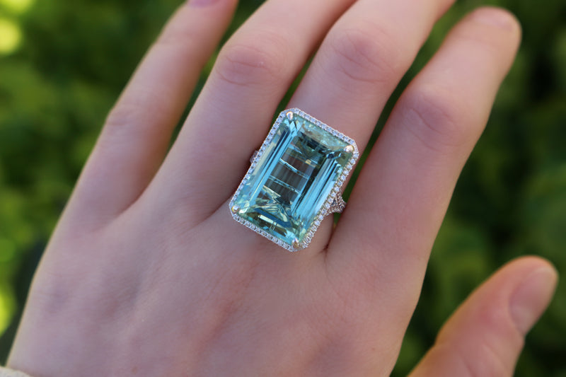 18ct White Gold Aquamarine and Diamond Ring