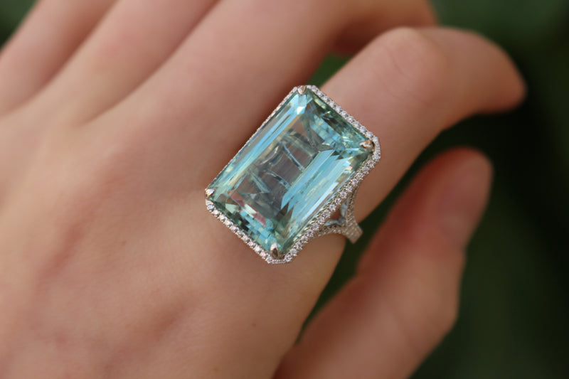 18ct White Gold Aquamarine and Diamond Ring