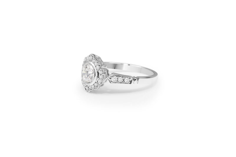 18ct White Gold Vintage Style Diamond Ring