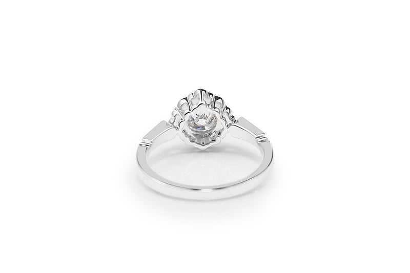 18ct White Gold Vintage Style Diamond Ring