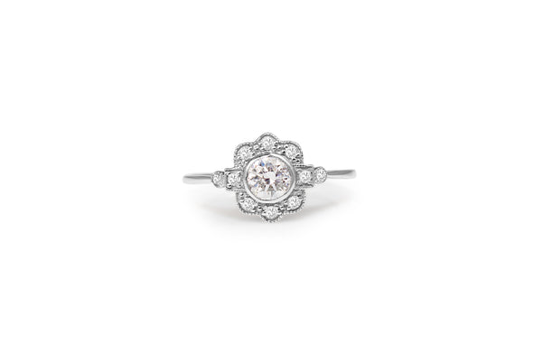 18ct White Gold Diamond Daisy Ring