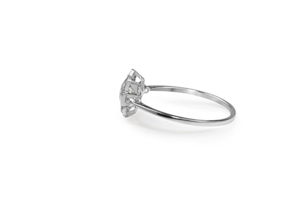 18ct White Gold Diamond Daisy Ring