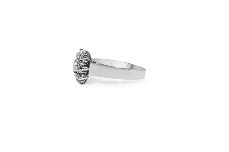 18ct White Gold Vintage Cluster Ring