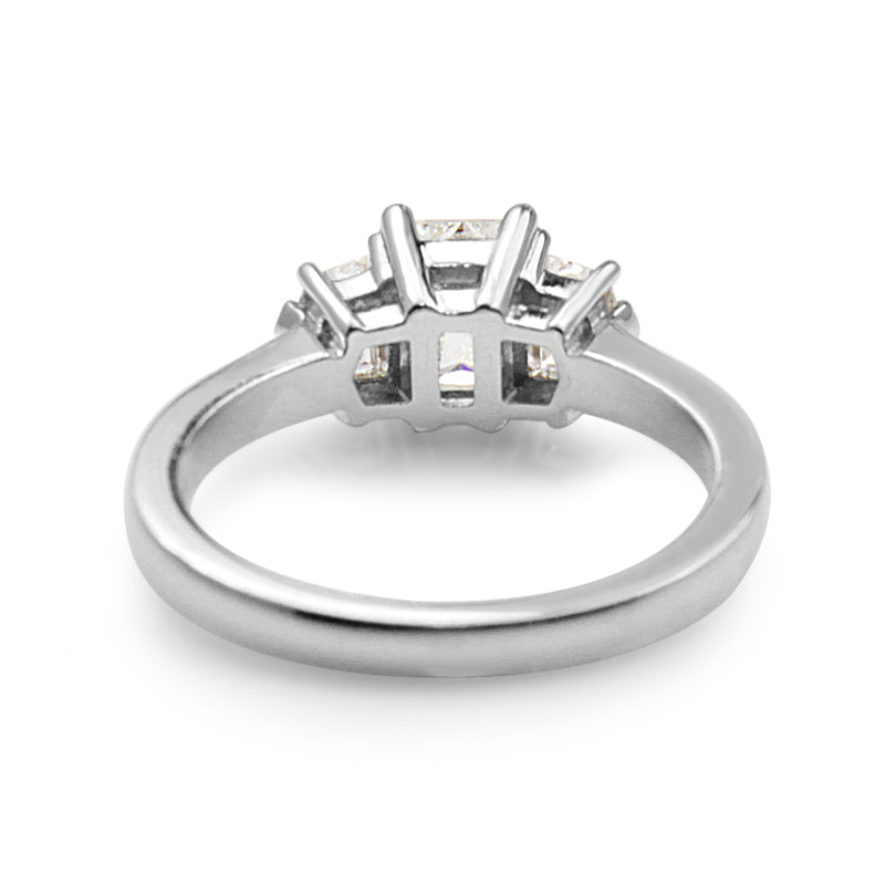 18ct White Gold 3 Stone Diamond Ring