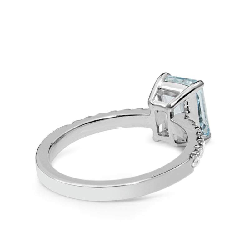 18ct White Gold Aquamarine and Diamond Ring