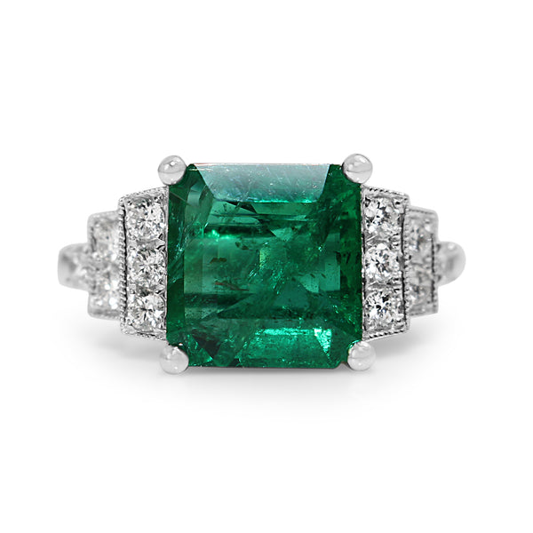 18ct White Gold Emerald and Diamond Deco Style Ring