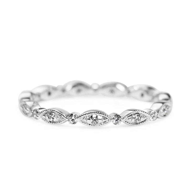18ct White Gold Vintage Style All Round Diamond Band