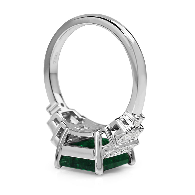 18ct White Gold Emerald and Diamond Deco Style Ring
