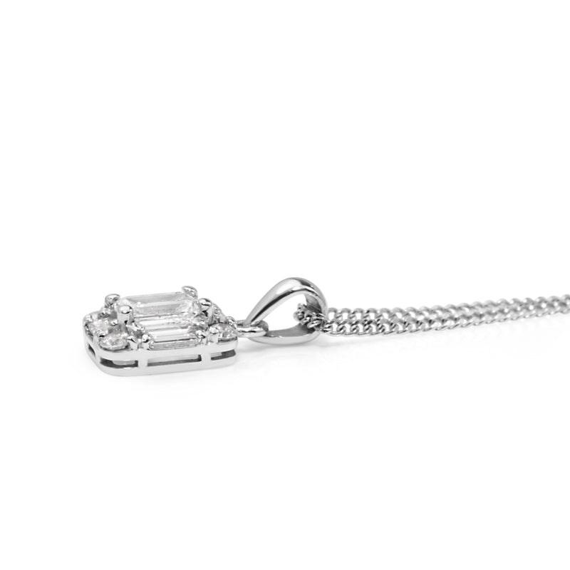18ct White Gold Diamond Pendant