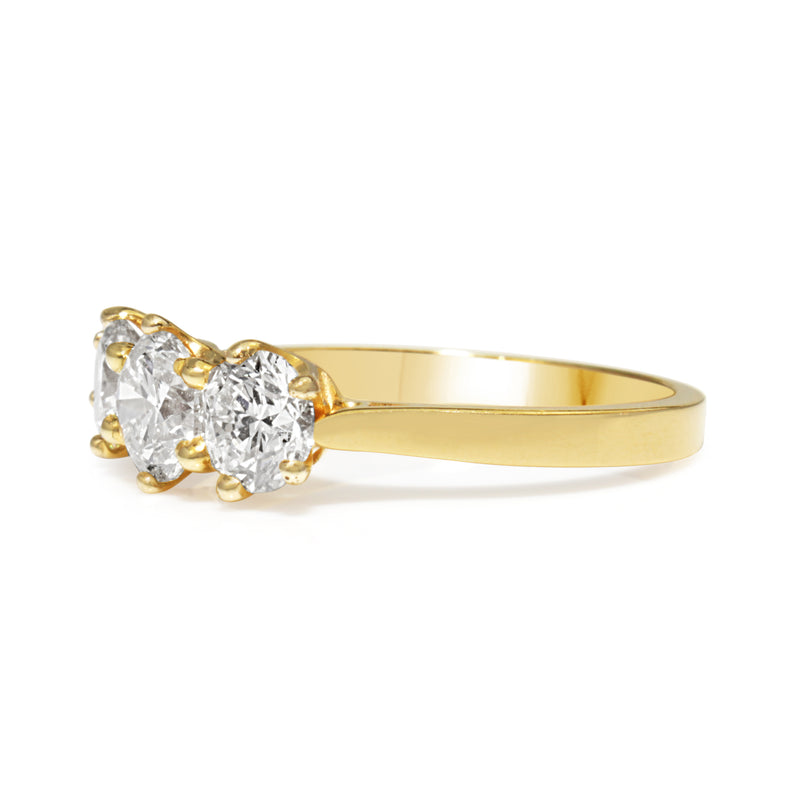 18ct Yellow Gold 3 Stone Antique Style Diamond Ring