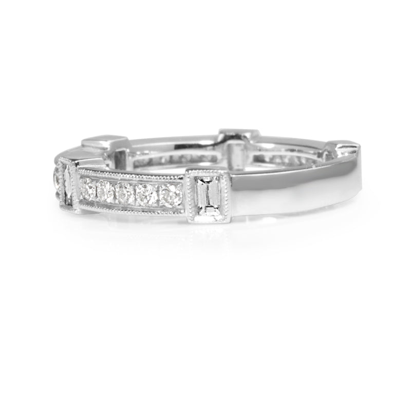 18ct White Gold Vintage Style Diamond Band