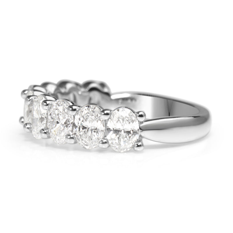 18ct White Gold Oval Diamond Band