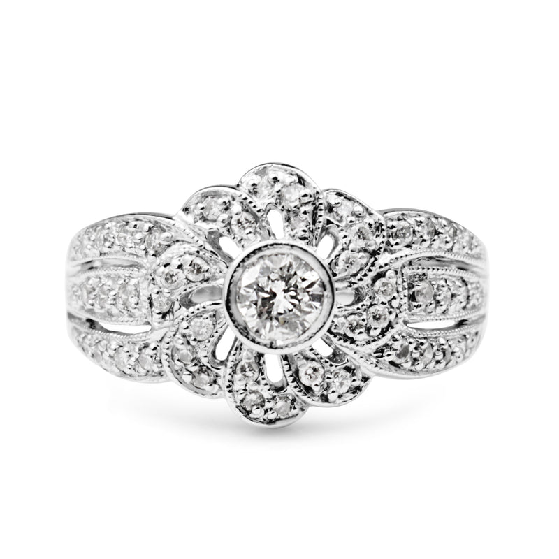 18ct White Gold Diamond Daisy Style Ring