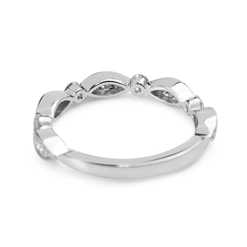 18ct White Gold Diamond Vintage Style Band