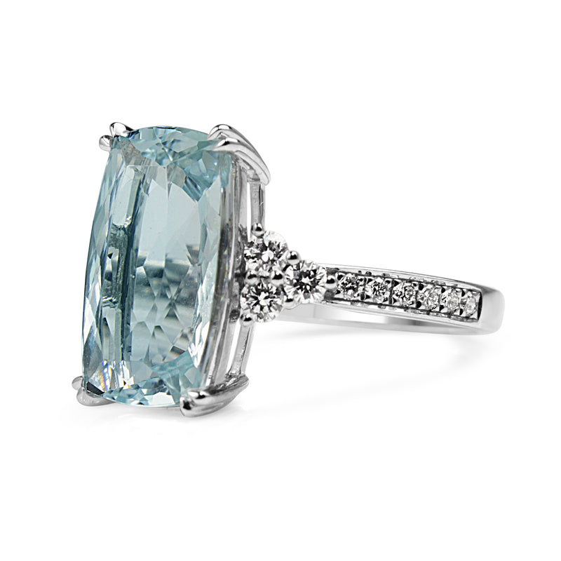 18ct White Gold Aquamarine and Diamond Ring