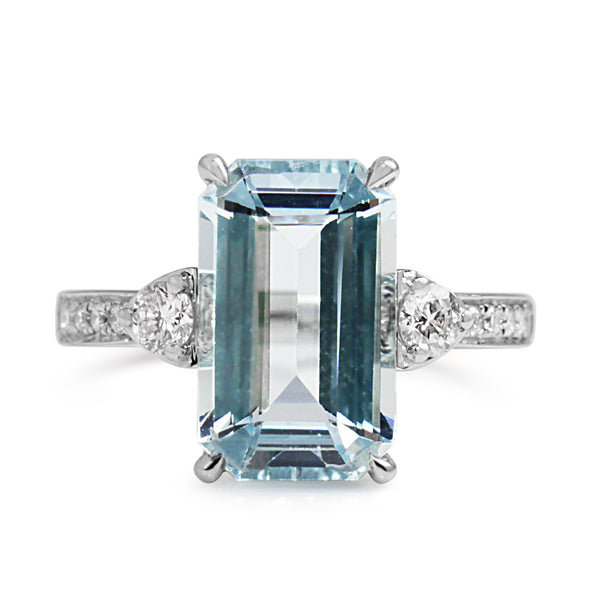 18ct White Gold Aquamarine and Diamond Ring
