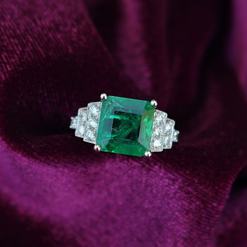 18ct White Gold Emerald and Diamond Deco Style Ring