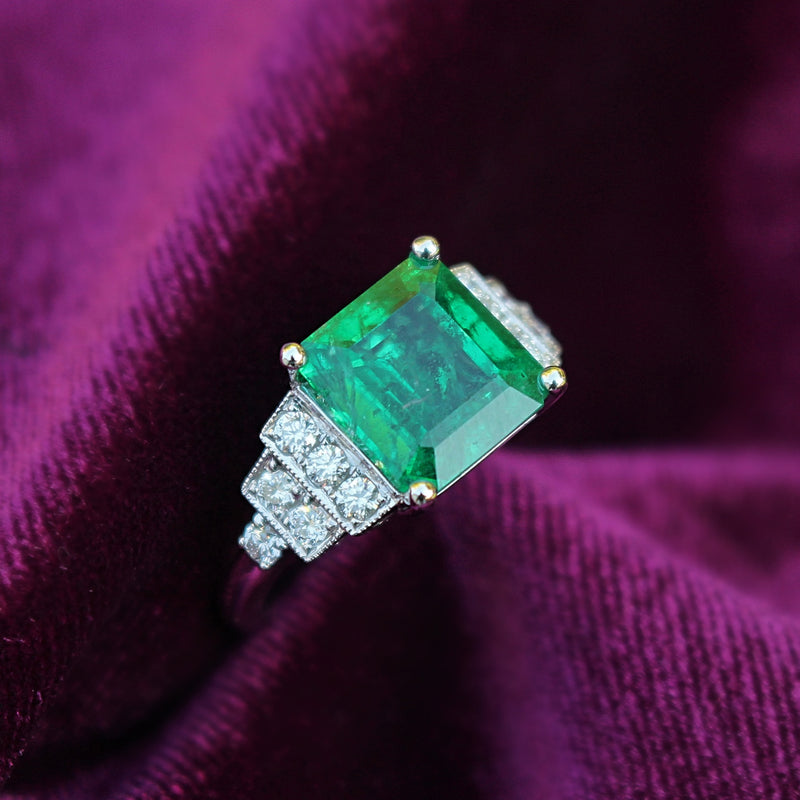 18ct White Gold Emerald and Diamond Deco Style Ring